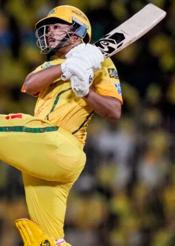 25 करोड़ के खिलाड़ी का 17 साल के आयुष म्हात्रे ने निकाला धुआं, ठोक दिए इतने रन